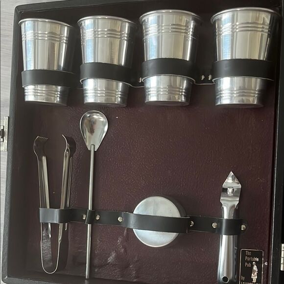 Vintage Portable Pub Londonaire Barware Set PRICE IS NOW FIRM NO OFFERS PLEASE - Picture 4 of 12